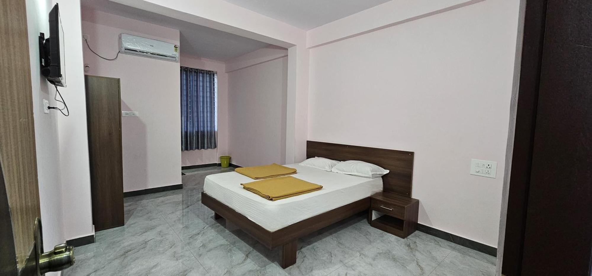 بيلاغولا Golden Palace Residency المظهر الخارجي الصورة